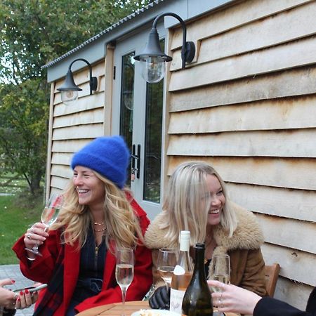 יורק Luxury Shepherds Hut - The Moorhen By The Lake מראה חיצוני תמונה