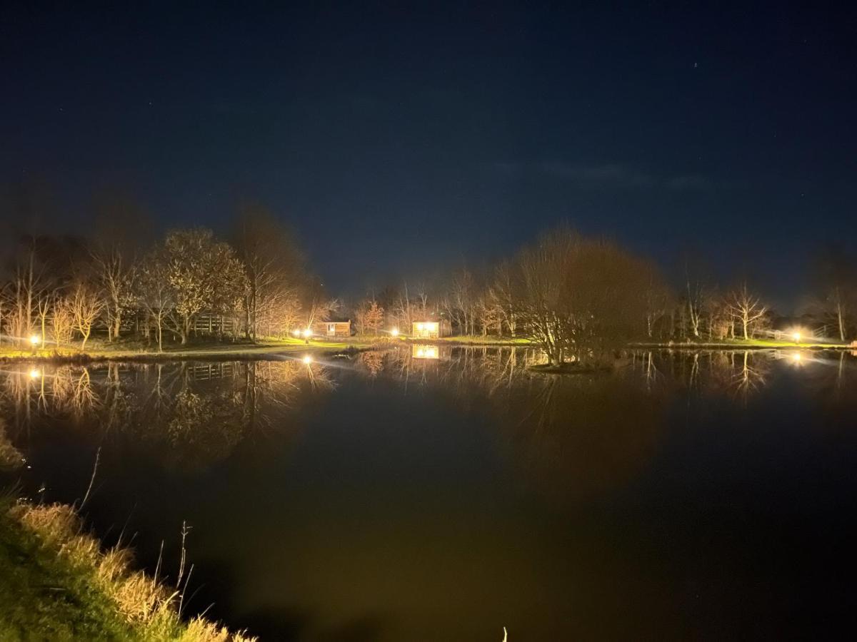 יורק Luxury Shepherds Hut - The Moorhen By The Lake מראה חיצוני תמונה